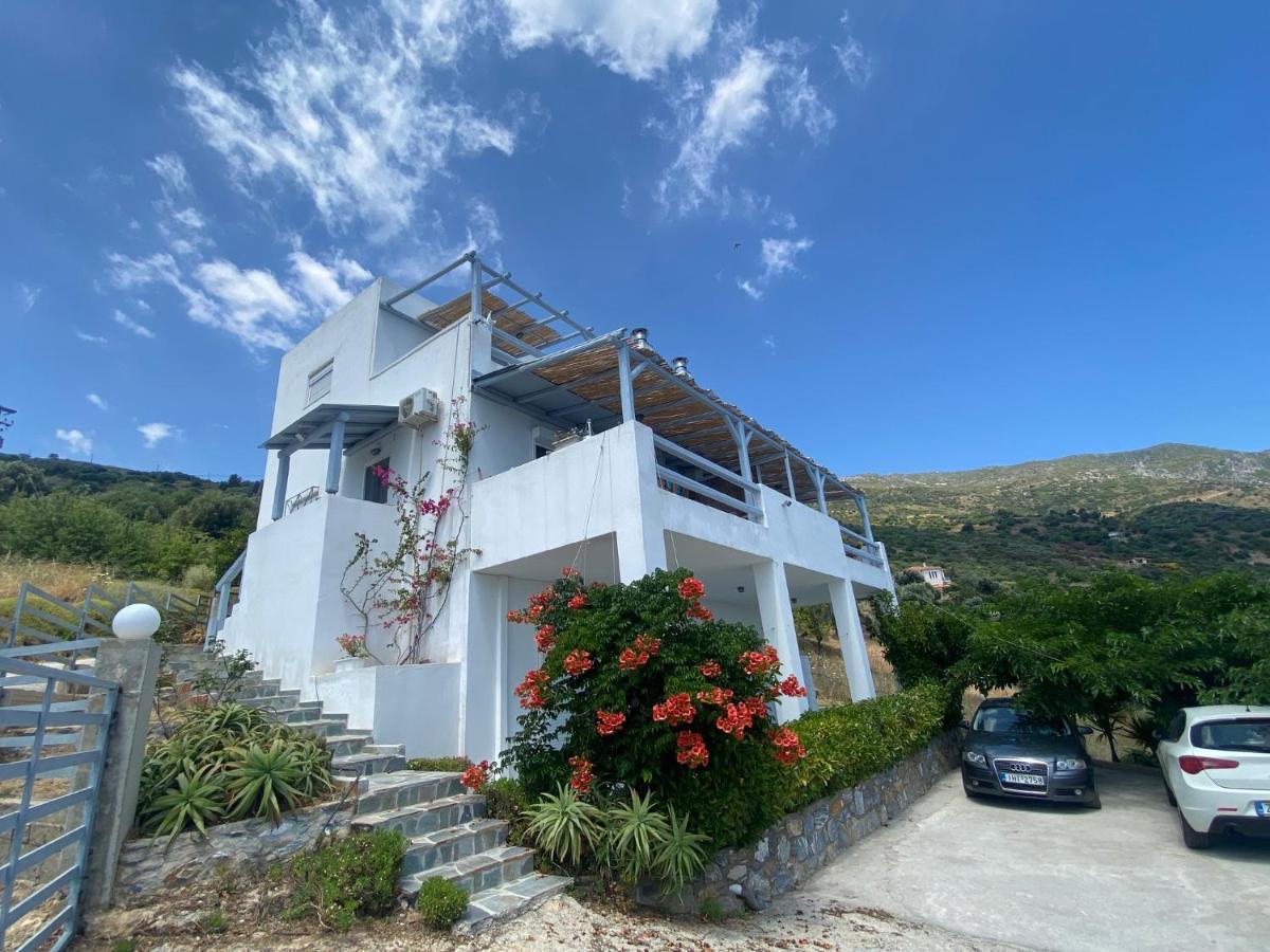 Villa Agnanti Akhladherí Esterno foto