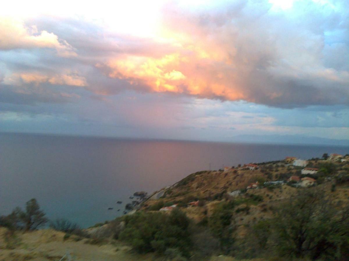 Villa Agnanti Akhladherí Esterno foto